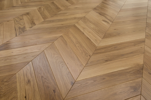 Solid Parquet Chevron Hungarian herringbone 60° Oak Select Natur 16/22 mm